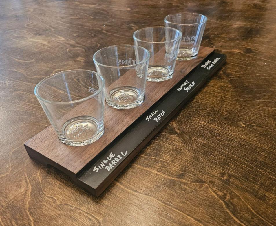 Four Roses Flight Board with Write-on Surface and 4 Glasses