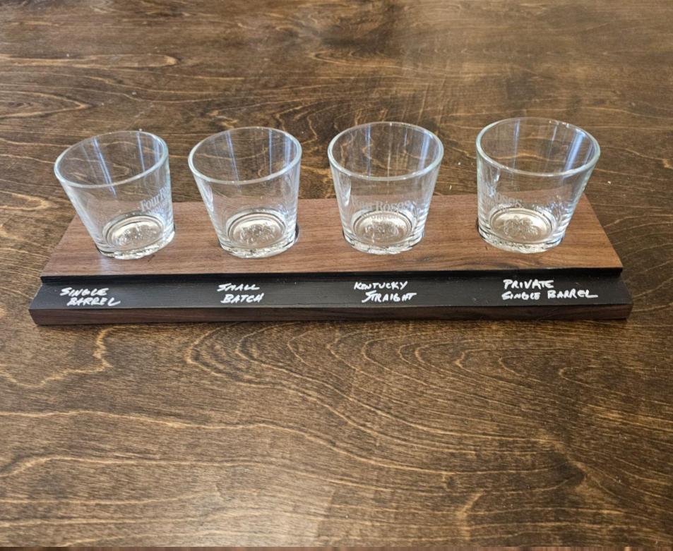 Four Roses Flight Board with Write-on Surface and 4 Glasses